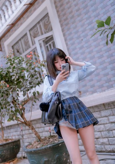 国产激情久久久久影院小草_剧情片免费观看